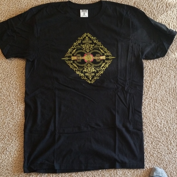 T-Shirt - Picture 2 of 2